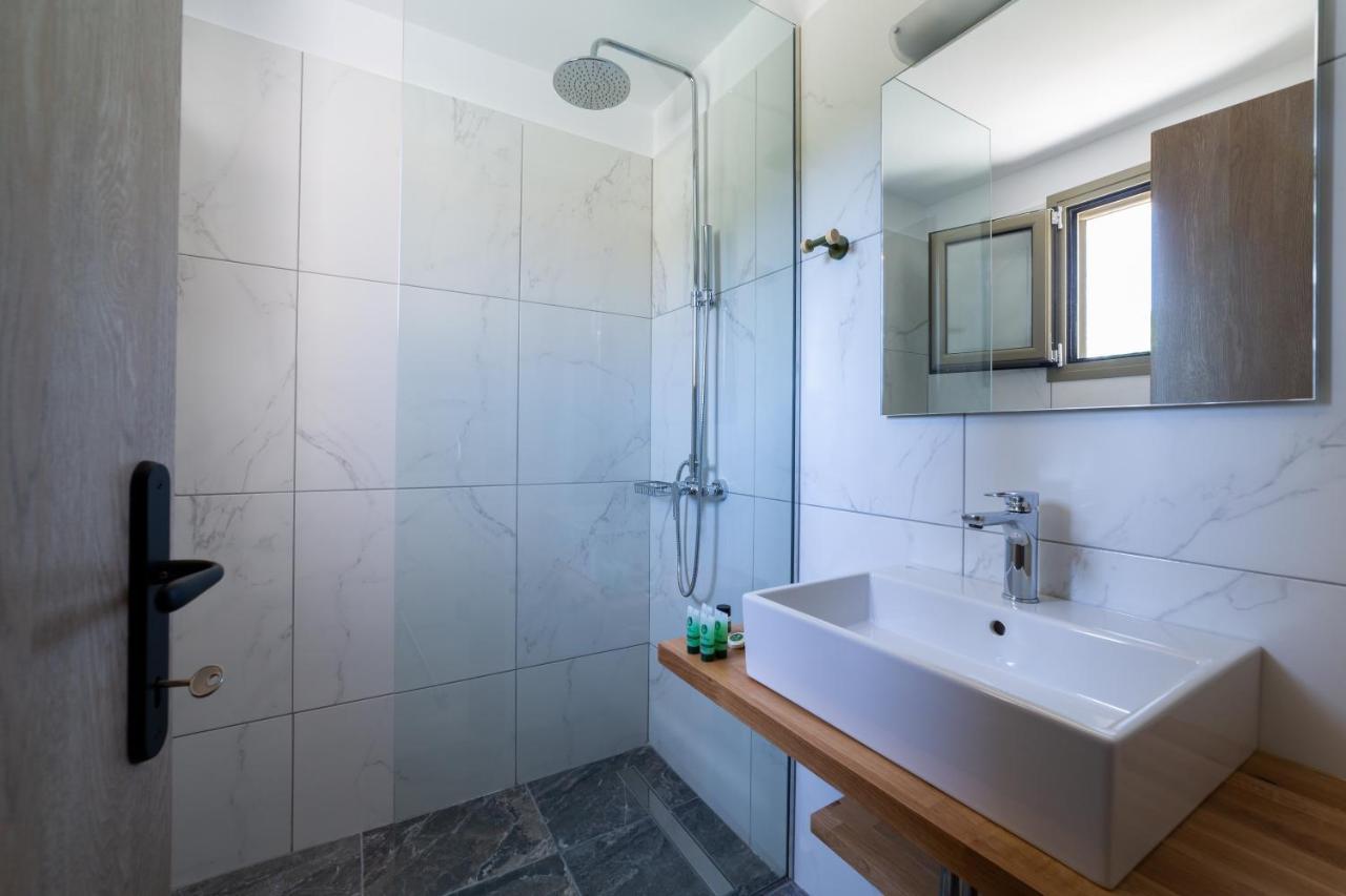 Sky View Suites Kefalonia Vóvikes Екстериор снимка