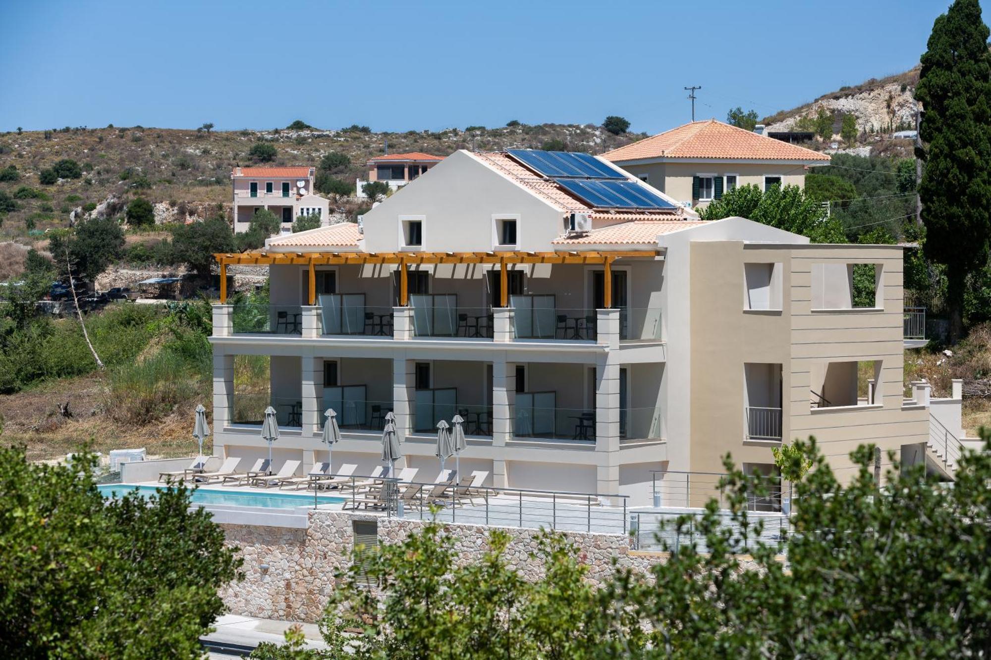 Sky View Suites Kefalonia Vóvikes Екстериор снимка