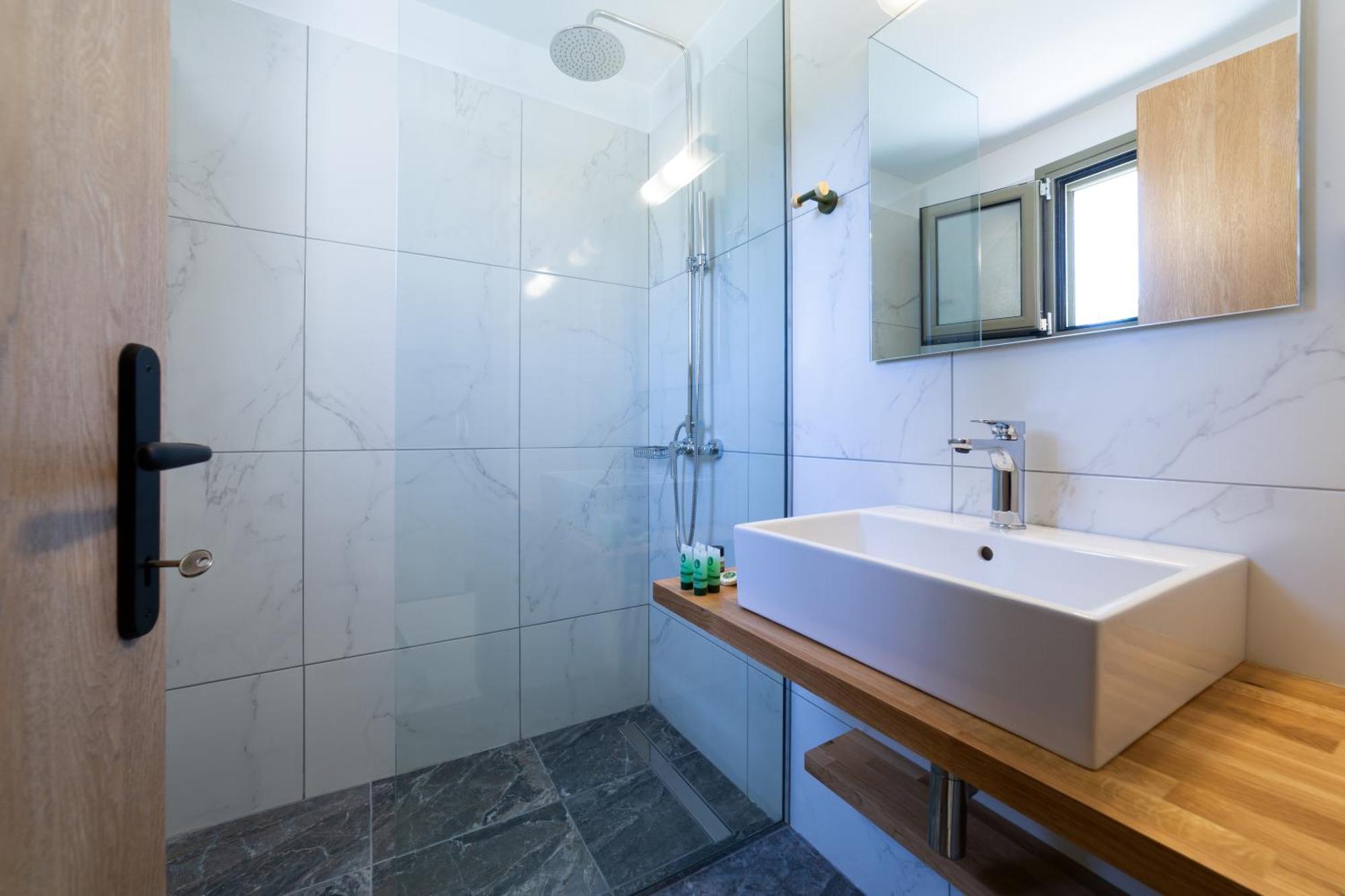 Sky View Suites Kefalonia Vóvikes Екстериор снимка